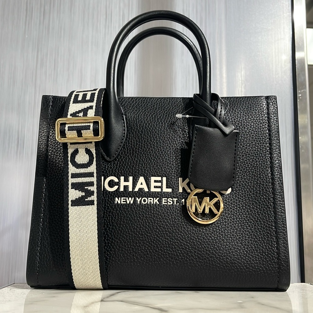 MICHAEL KORS
Mirella Small Pebble Leather Crossbody Bag
Black 
NWT